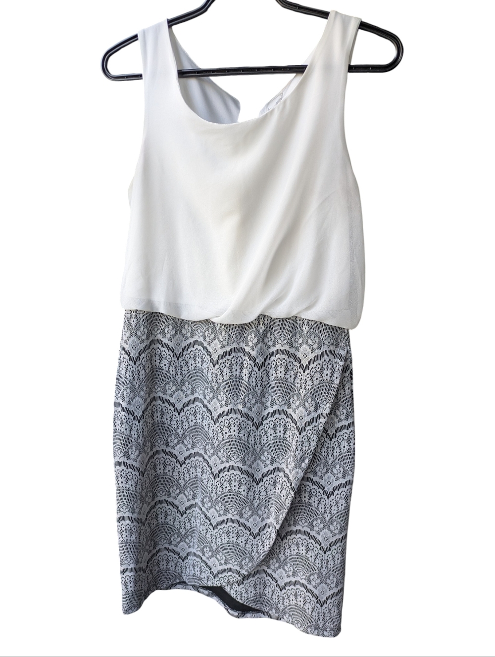 🌞4/20$ Simons White and Gray Sleeveless Lace-Pattern Mini Dress